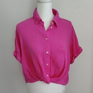 Short Sleeve Collared Twist-Front Button-Down Shirt - Universal Thread™